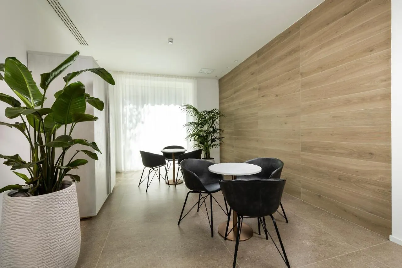 Aparthotel The Palm Riccione 0*,