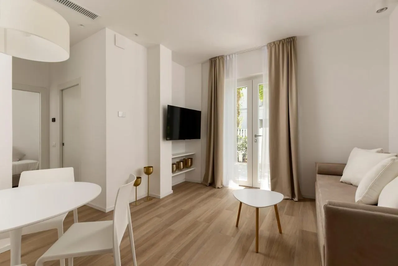 Aparthotel The Palm Riccione Italien